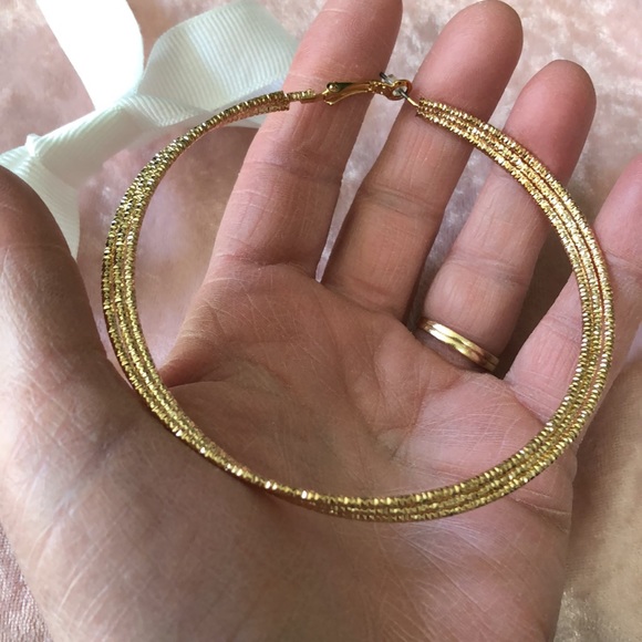 NWOT Beautiful Triple Wire Textured Gold Tone Pierced Hoop Earrings! - Picture 3 of 4